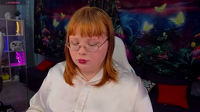 LottieReed online show from December 2025 03:08:01 PM