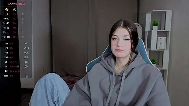 Ksarina online show from November 2025 12:37:01 PM