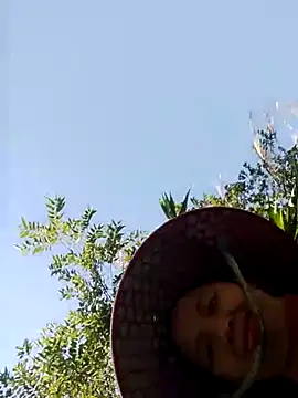 TRIEUTRIEU20 online show from November 2025 02:37:02 AM