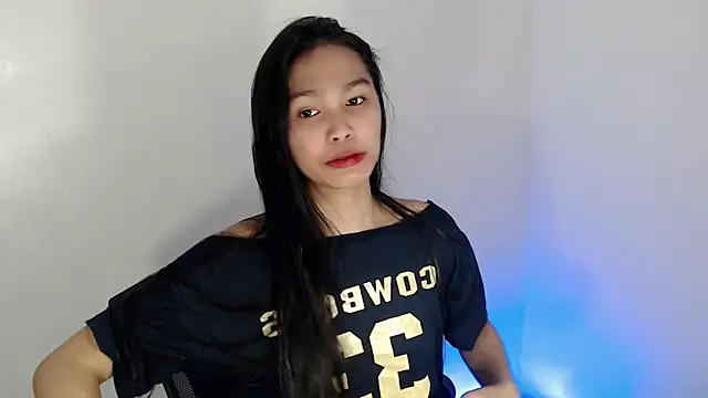 Snapshot of _Lachica_ chatting on October 2025 11:24:02 PM  Lachica  online show from October 2025 11:24:02 PM