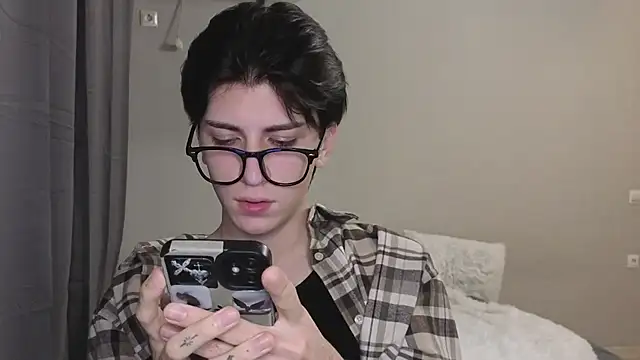 Snapshot of Oliver_star_boy_ chatting on October 2025 05:50:02 PM Oliver star boy  online show from October 2025 05:50:02 PM