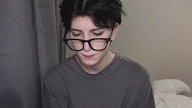 Snapshot of Oliver_star_boy_ chatting on October 2025 05:15:02 PM Oliver star boy  online show from October 2025 05:15:02 PM