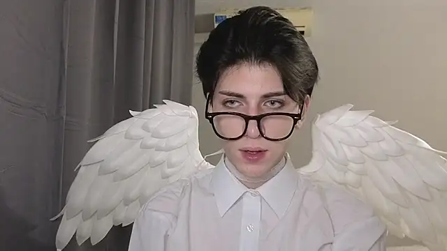 Snapshot of Oliver_star_boy_ chatting on October 2025 05:02:02 PM Oliver star boy  online show from October 2025 05:02:02 PM