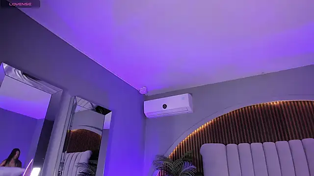 AmyColman  online show from February 2026 12:12:01 PM