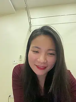 Bee Yellow00 online show from December 2025 04:52:01 AM