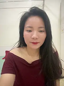 Bee Yellow00 online show from March 2026 04:57:01 AM