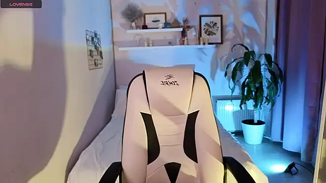 PollyRouge   online show from November 2025 02:05:01 PM