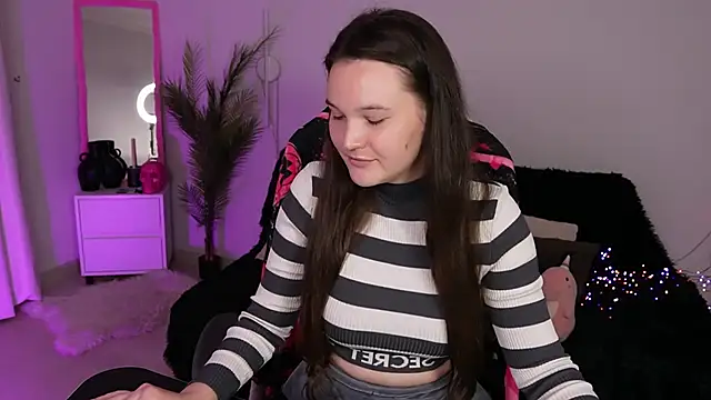 Snapshot of NikolFelix chatting on October 2025 03:05:02 PM NikolFelix online show from October 2025 03:05:02 PM