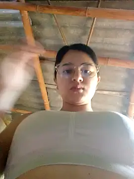 Snapshot of LuLopezz chatting on October 2025 08:13:02 PM LuLopezz online show from October 2025 08:13:02 PM