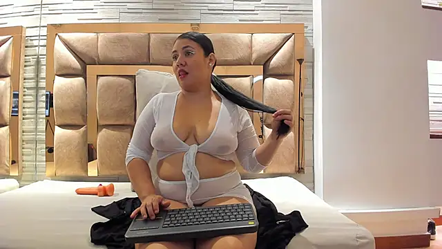 kiarah cowell online show from October 2025 03:10:02 AM