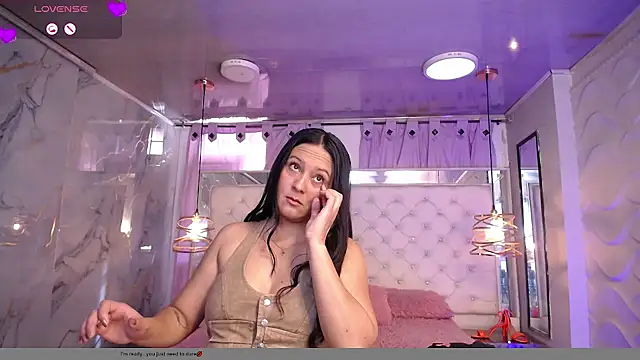 Snapshot of Melissa-roberts chatting on April 2026 08:10:01 PM Melissa-roberts online show from April 2026 08:10:01 PM