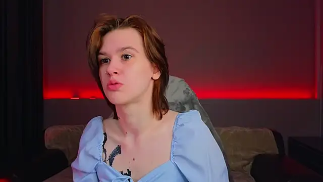 LoraPuffs online show from May 2026 02:24:01 PM