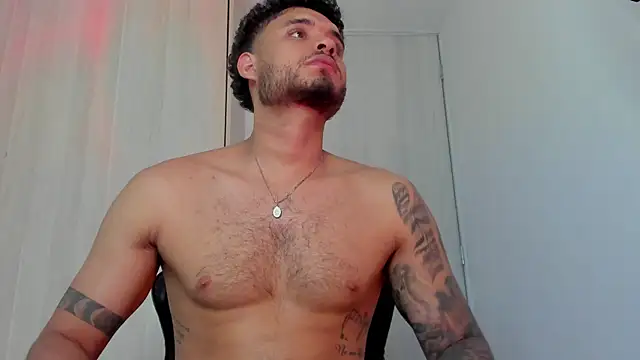 AUSTINN TORRES online show from July 2026 01:19:01 AM