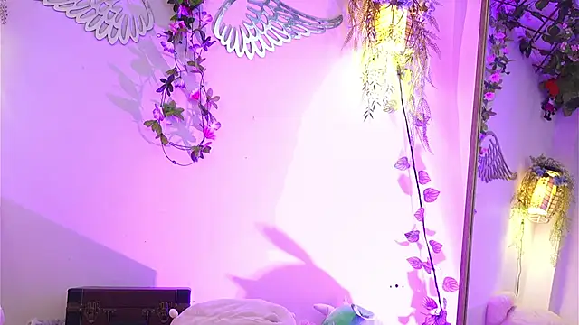 ISA NIXON online show from November 2025 06:12:01 PM