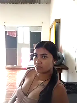 Snapshot of lindalatina11 chatting on October 2025 02:45:02 PM lindalatina11 online show from October 2025 02:45:02 PM