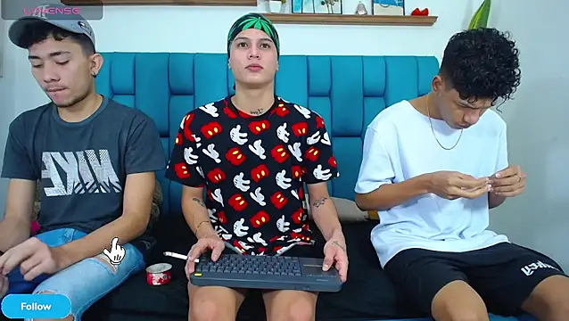 Hot Boys Latinos X online show from April 2026 05:06:01 PM