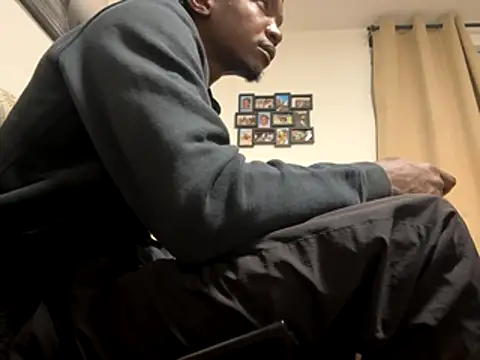 Snapshot of Aboo340 chatting on November 2025 07:12:01 PM Aboo340 online show from November 2025 07:12:01 PM