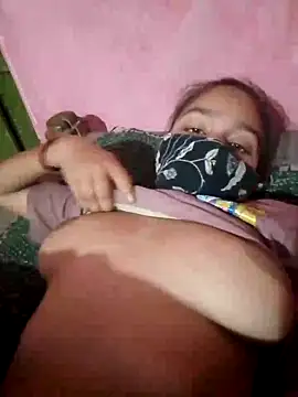 Poonam12A online show from February 2026 10:33:01 PM