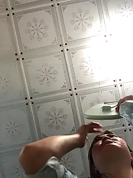 Snapshot of bombom1x chatting on October 2025 10:49:02 AM bombom1x online show from October 2025 10:49:02 AM