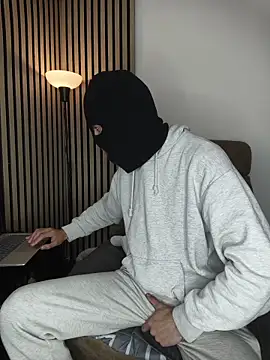 findomhot online show from December 2025 06:03:02 PM