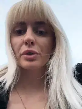 blondegirlx online show from December 2025 02:15:01 PM