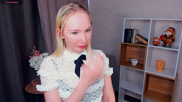 Snapshot of NorikoLiebeck chatting on October 2025 07:05:02 AM NorikoLiebeck online show from October 2025 07:05:02 AM