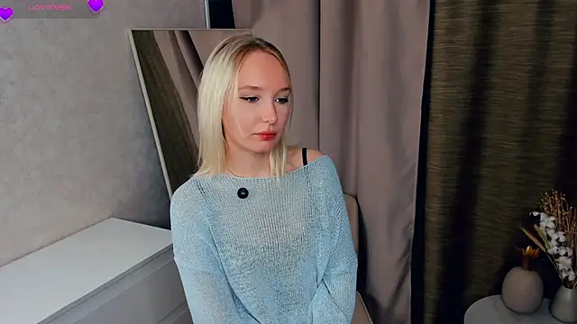 Snapshot of NorikoLiebeck chatting on October 2025 12:40:02 PM NorikoLiebeck online show from October 2025 12:40:02 PM