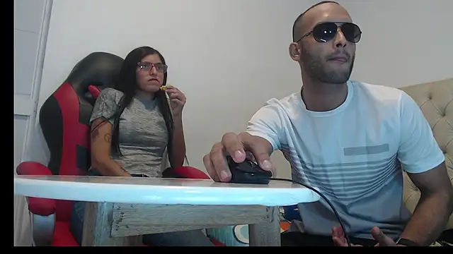 Giselle Max online show from October 2025 01:36:03 PM