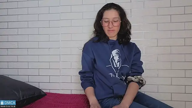 eva delight  online show from April 2026 12:05:02 PM