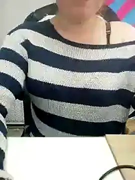 Snapshot of Darina_X chatting on October 2025 10:01:01 AM Darina X online show from October 2025 10:01:01 AM