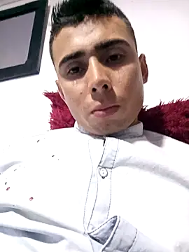 robinhd1234 online show from December 2025 05:18:02 PM