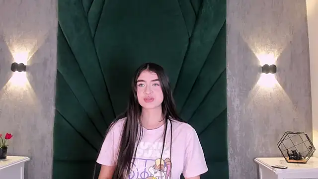 EmiliClarke online show from April 2026 11:33:02 AM