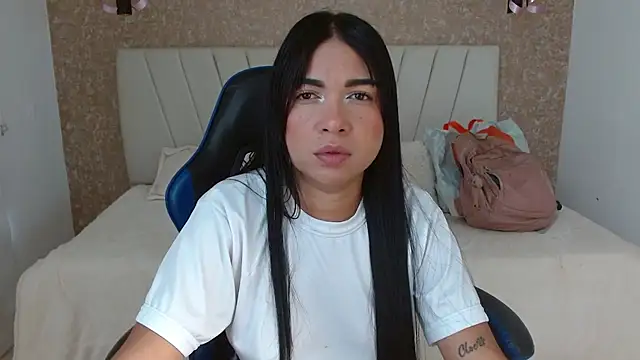 AliceSmity  online show from November 2025 06:01:01 PM