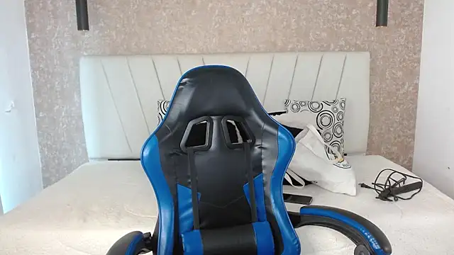 AliceSmity  online show from April 2026 12:10:01 PM