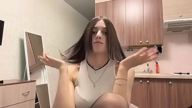 AidaGloshen online show from November 2025 07:18:02 AM