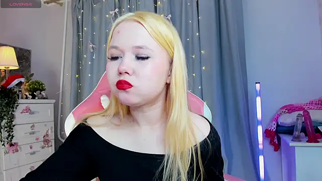 VivieSunn online show from February 2026 03:33:01 AM