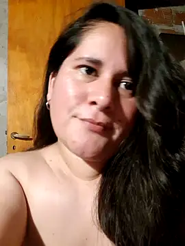 Clara Arg online show from November 2025 02:45:01 AM