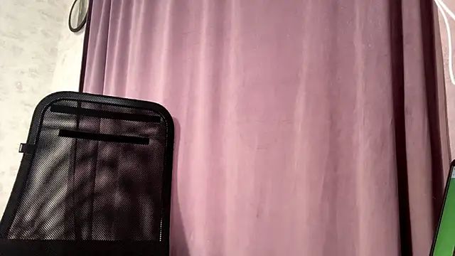 AliceStacy online show from October 2025 09:21:02 AM