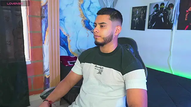 Tiler wolker online show from November 2025 08:29:01 PM