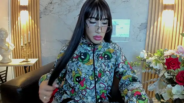 Snapshot of Nayla_Monroee chatting on October 2025 01:57:02 PM Nayla Monroee online show from October 2025 01:57:02 PM