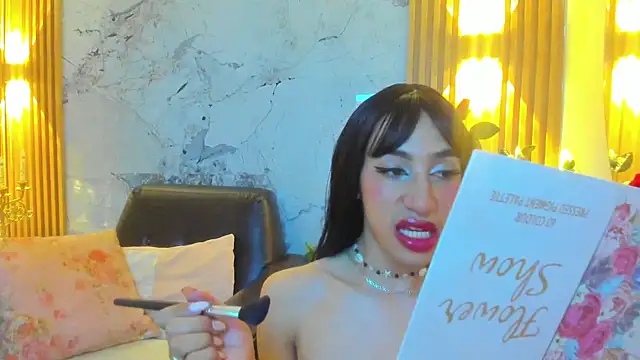 Nayla Monroee online show from November 2025 01:54:02 PM