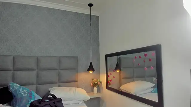 Snapshot of Luna_Bella3 chatting on February 2026 12:13:02 PM Luna Bella3 online show from February 2026 12:13:02 PM