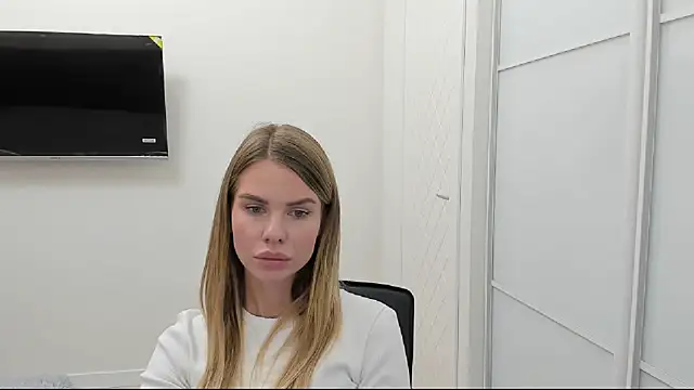 Snapshot of LinaBey chatting on October 2025 04:13:01 PM LinaBey online show from October 2025 04:13:01 PM