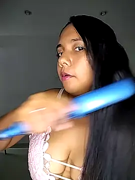 LizethEW online show from November 2025 12:27:01 PM