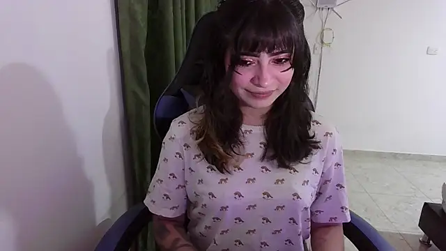 Snapshot of Annagoth_ chatting on October 2025 12:47:02 AM Annagoth  online show from October 2025 12:47:02 AM