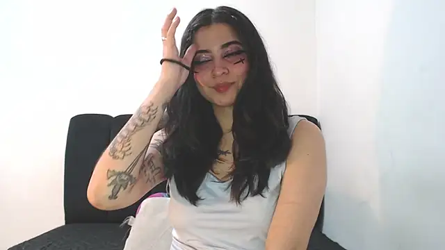 Snapshot of Annagoth_ chatting on June 2026 12:02:02 AM Annagoth online show from June 2026 12:02:02 AM