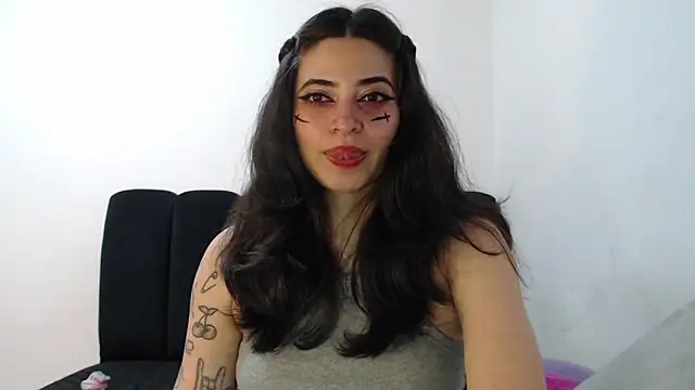 Snapshot of Annagoth_ chatting on June 2026 12:11:02 AM Annagoth online show from June 2026 12:11:02 AM