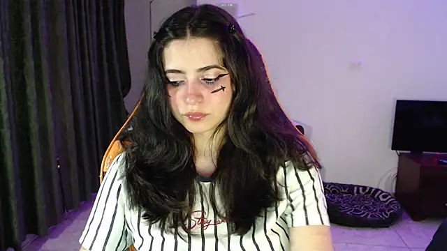Snapshot of Annagoth_ chatting on June 2026 05:04:01 AM Annagoth online show from June 2026 05:04:01 AM