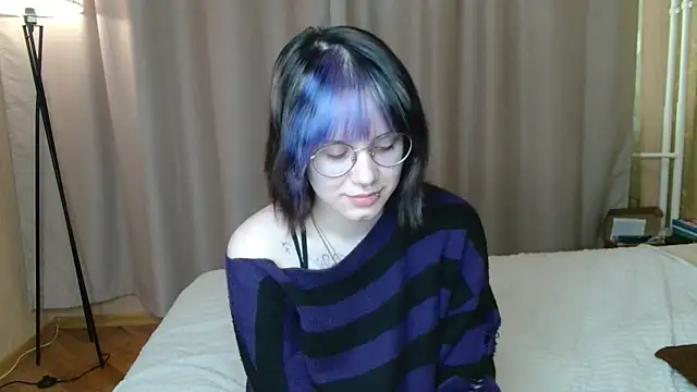 Snapshot of KellePourier chatting on July 2026 06:50:01 AM KellePourier online show from July 2026 06:50:01 AM