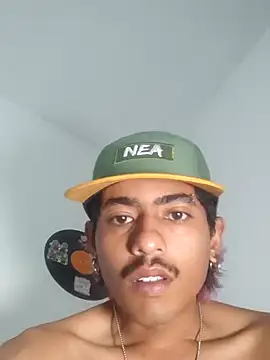 SkinniYamo online show from October 2025 01:15:02 PM